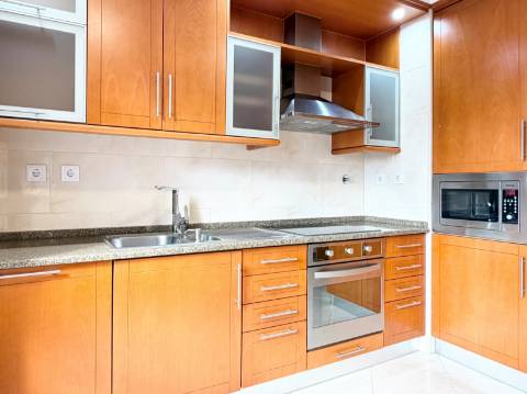 Apartamento T3 - Urb. Colinas do Cruzeiro - Excelente oportunidade