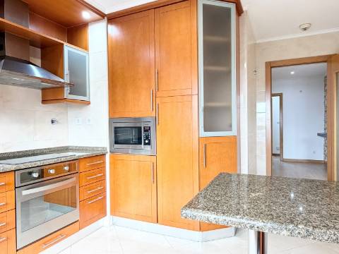Apartamento T3 - Urb. Colinas do Cruzeiro - Excelente oportunidade