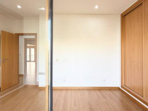 Apartamento T3 - Urb. Colinas do Cruzeiro - Excelente oportunidade