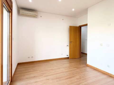 Apartamento T3 - Urb. Colinas do Cruzeiro - Excelente oportunidade