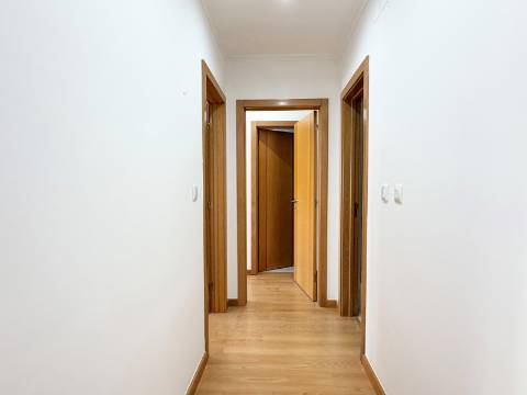 Apartamento T3 - Urb. Colinas do Cruzeiro - Excelente oportunidade