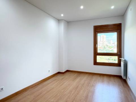 Apartamento T3 - Urb. Colinas do Cruzeiro - Excelente oportunidade