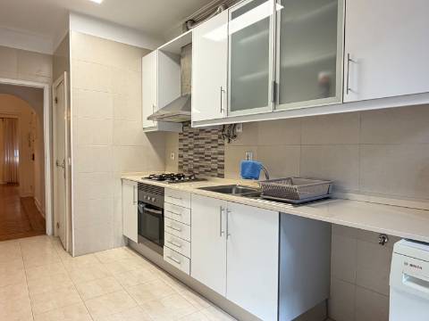 T2 p/ Arrendar - Moscavide - Excelente 2º Andar