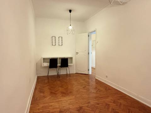 T2 p/ Arrendar - Moscavide - Excelente 2º Andar