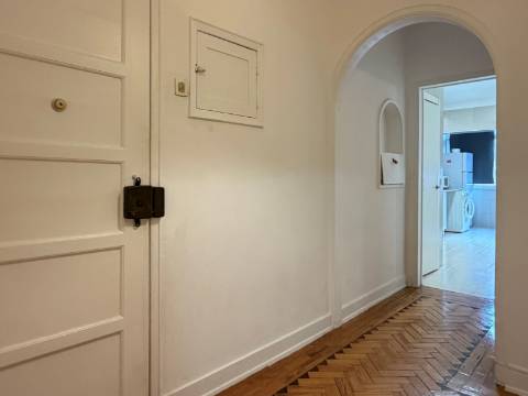 T2 p/ Arrendar - Moscavide - Excelente 2º Andar