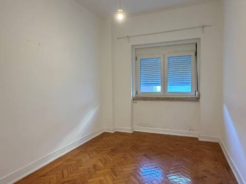 T2 p/ Arrendar - Moscavide - Excelente 2º Andar