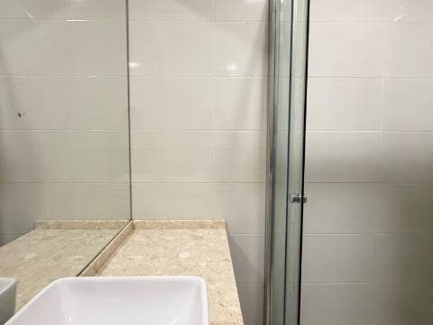 T2 p/ Arrendar - Moscavide - Excelente 2º Andar