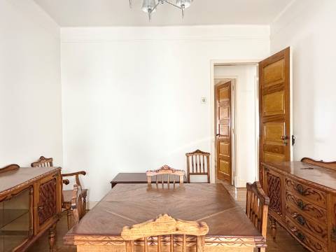 Apartamento T2 - Moscavide - 2º Andar - OPORTUNIDADE