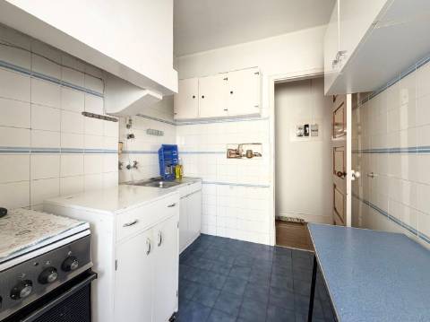 Apartamento T2 - Moscavide - 2º Andar - OPORTUNIDADE