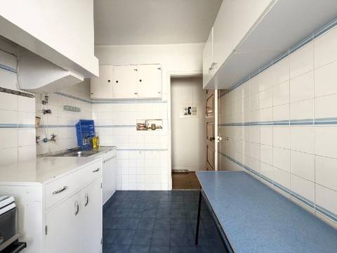Apartamento T2 - Moscavide - 2º Andar - OPORTUNIDADE
