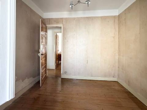 Apartamento T2 - Moscavide - 2º Andar - OPORTUNIDADE