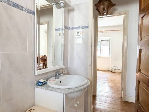 Apartamento T2 - Moscavide - 2º Andar - OPORTUNIDADE
