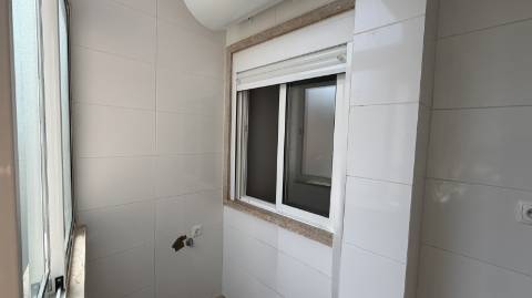 Apartamento T2 Moscavide - Central - Luminoso