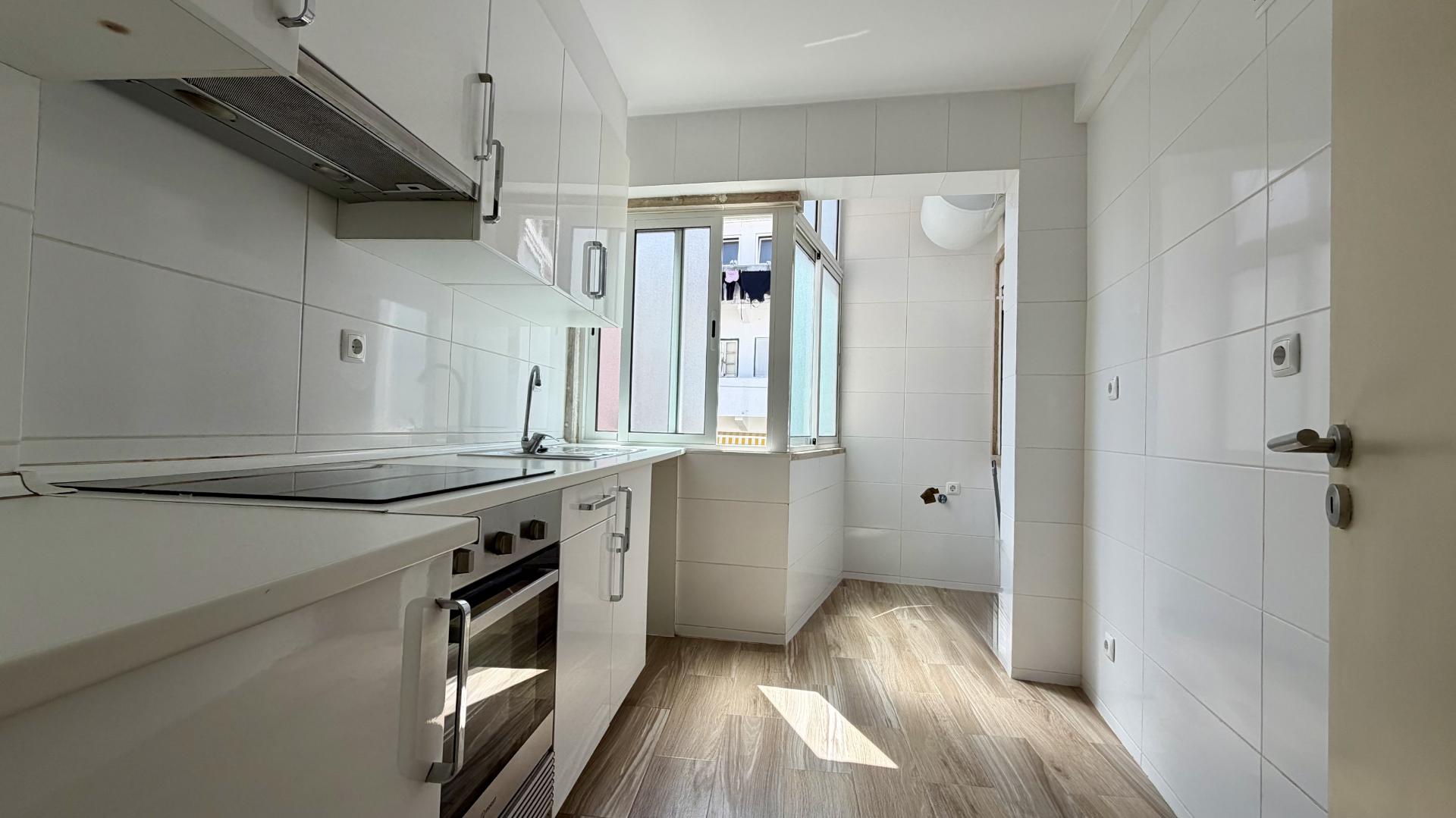 Apartamento T2 Moscavide - Central - Luminoso