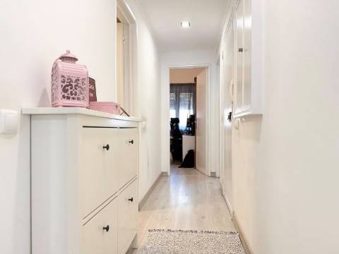Apartamento T2 Moscavide - RCH ALTO - Remodelado