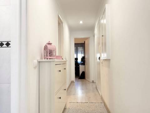 Apartamento T2 Moscavide - RCH ALTO - Remodelado