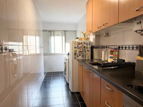 Apartamento T2 Moscavide - RCH ALTO - Remodelado