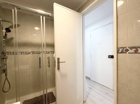 Apartamento T2 Moscavide - RCH ALTO - Remodelado