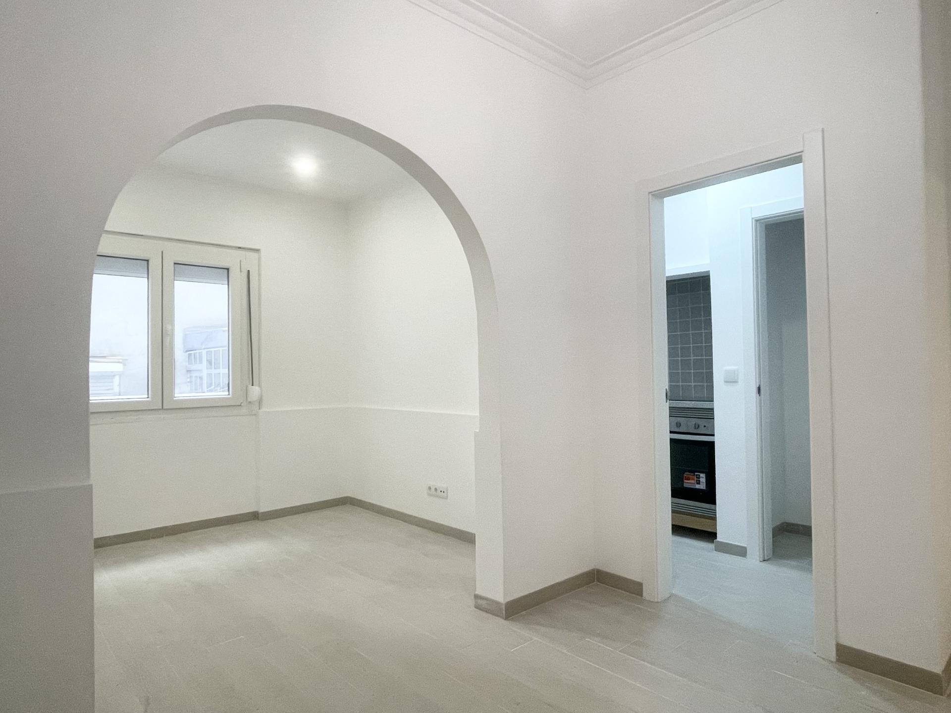 Apartamento T1 - Moscavide - Remodelado - Rés-do-Chão c/ Terraço