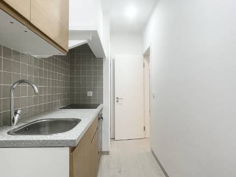 Apartamento T1 - Moscavide - Remodelado - Rés-do-Chão c/ Terraço