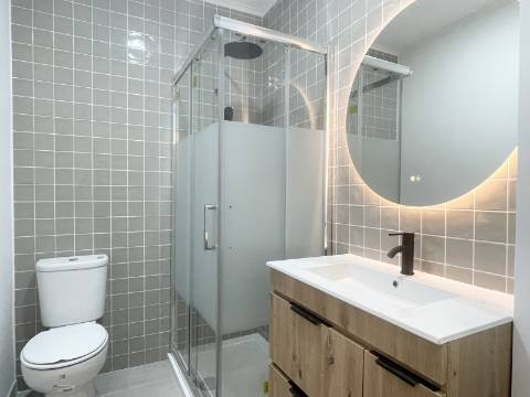 Apartamento T1 - Moscavide - Remodelado - Rés-do-Chão c/ Terraço