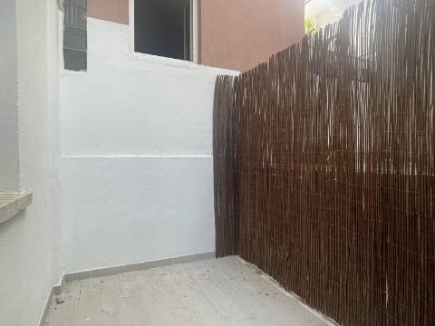 Apartamento T1 - Moscavide - Remodelado - Rés-do-Chão c/ Terraço