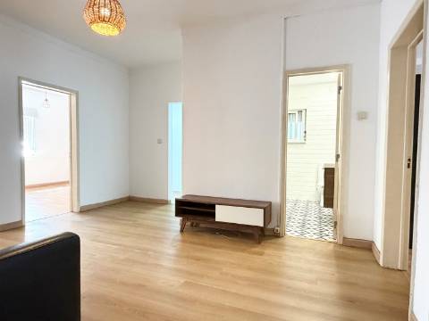 Apartamento T2 - Bairro do Cativo - Rch com terraço