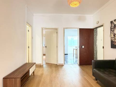 Apartamento T2 - Bairro do Cativo - Rch com terraço