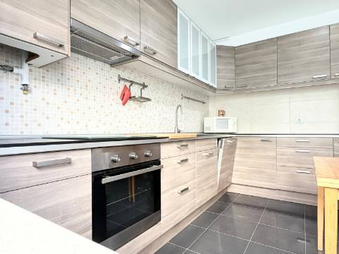 Apartamento T2 - Bairro do Cativo - Rch com terraço