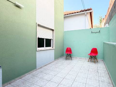 Apartamento T2 - Bairro do Cativo - Rch com terraço
