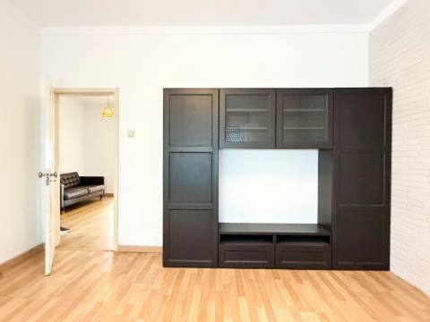 Apartamento T2 - Bairro do Cativo - Rch com terraço