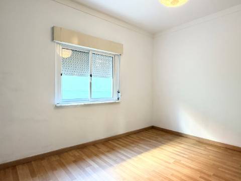 Apartamento T2 - Bairro do Cativo - Rch com terraço