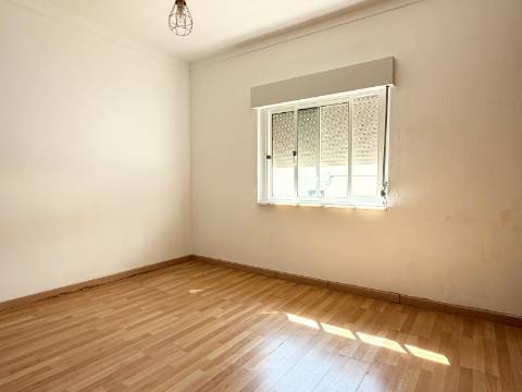 Apartamento T2 - Bairro do Cativo - Rch com terraço