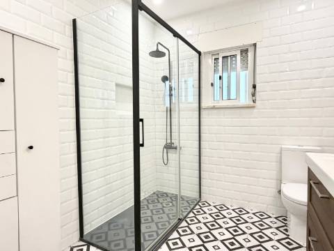 Apartamento T2 - Bairro do Cativo - Rch com terraço