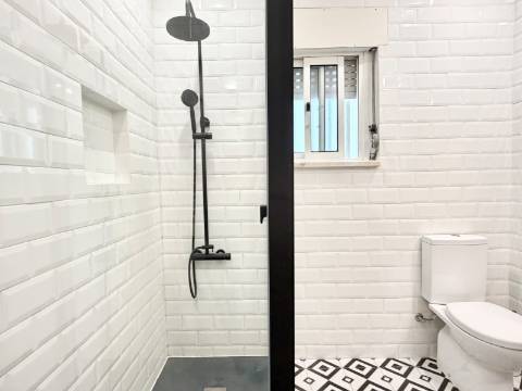 Apartamento T2 - Bairro do Cativo - Rch com terraço