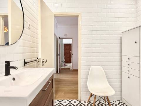 Apartamento T2 - Bairro do Cativo - Rch com terraço