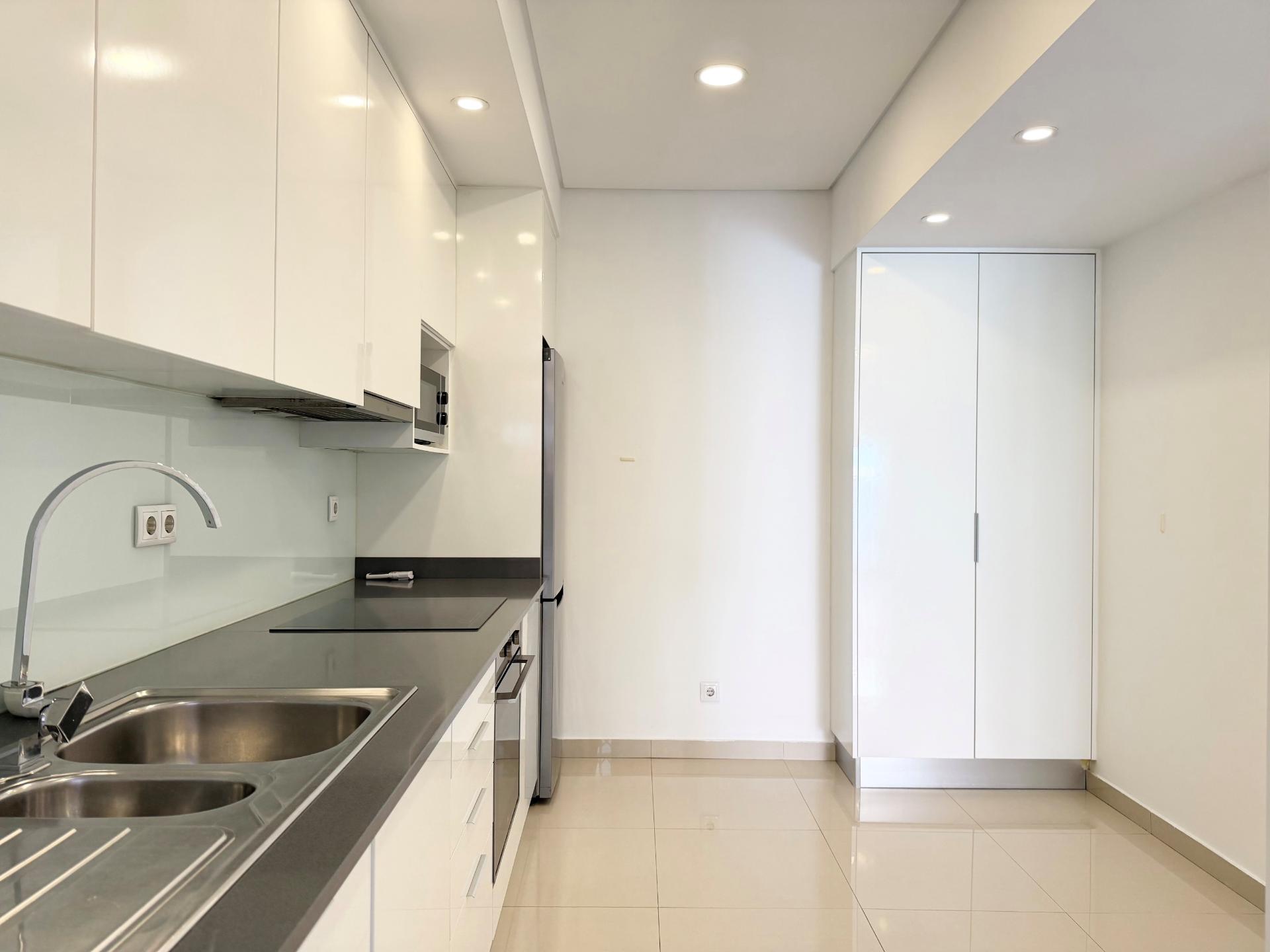 Apartamento T2 Moscavide - 2 Wc's - Terraço - 1º Andar