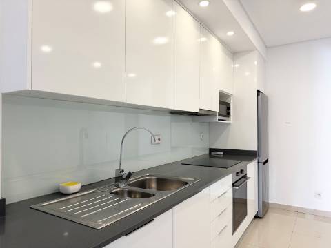 Apartamento T2 Moscavide - 2 Wc's - Terraço - 1º Andar
