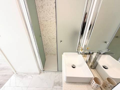 Apartamento T2 Moscavide - 2 Wc's - Terraço - 1º Andar