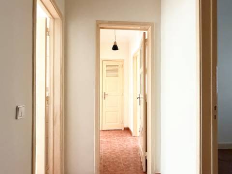 Apartamento T2 - Moscavide - junto à Universidade Europeia