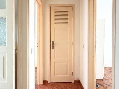 Apartamento T2 - Moscavide - junto à Universidade Europeia