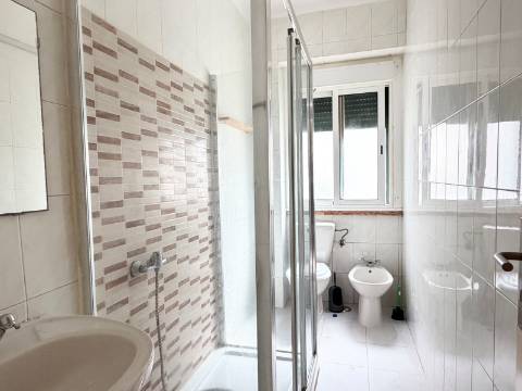 Apartamento T2 - Moscavide - junto à Universidade Europeia