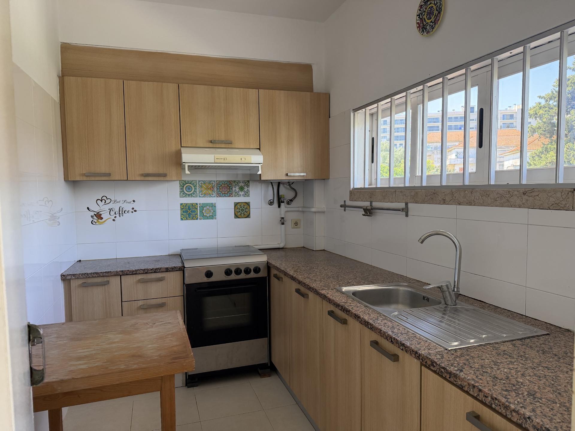 Apartamento T2 Bobadela - Bom estado - Varanda