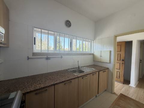 Apartamento T2 Bobadela - Bom estado - Varanda