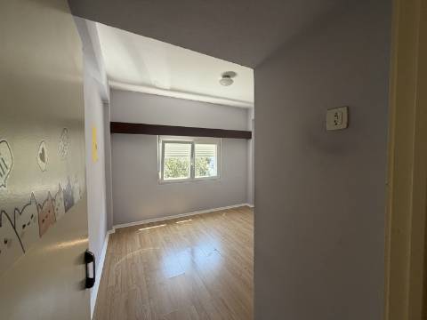 Apartamento T2 Bobadela - Bom estado - Varanda