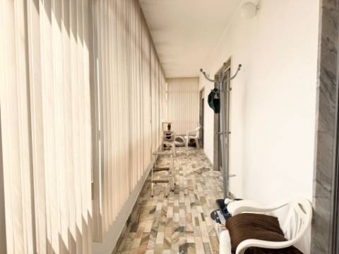 Apartamento T2 - Bobadela - c/ Parqueamento - Arrecadação