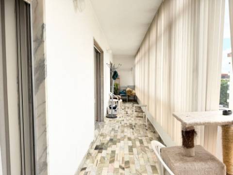 Apartamento T2 - Bobadela - c/ Parqueamento - Arrecadação
