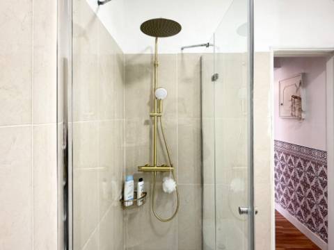 Apartamento T2 - Bobadela - c/ Parqueamento - Arrecadação