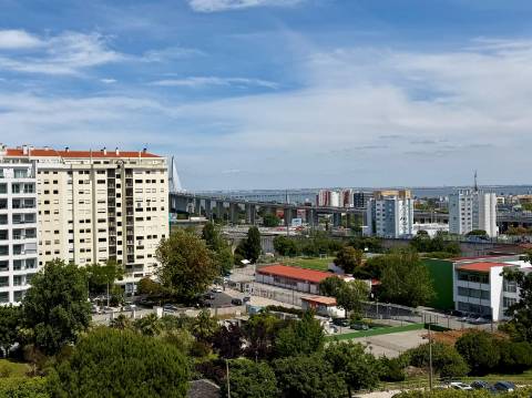 T2 - Sacavém - Quinta Património - Vista RIO - Arrecadação