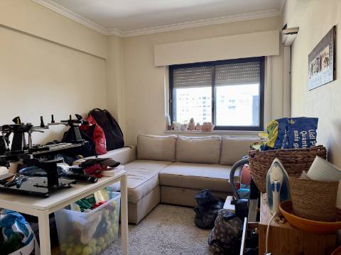 T2 - Sacavém - Quinta Património - Vista RIO - Arrecadação